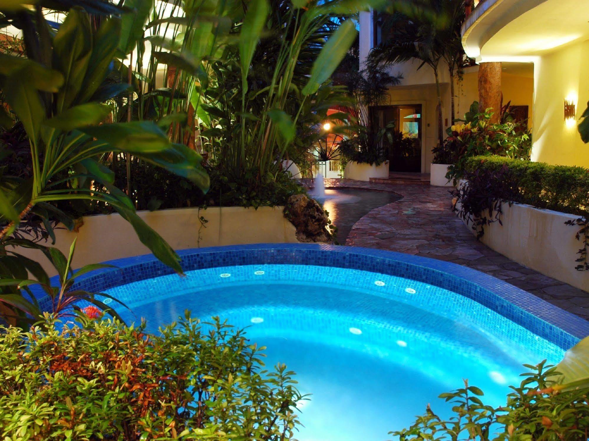 Villas Sacbe Condo Hotel And Beach Club Playa del Carmen Bagian luar foto